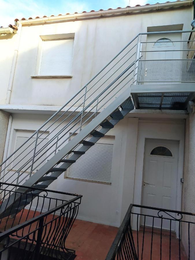 Appartement Centre Ville A Deux Pas De La Plage Le Grau-du-Roi Eksteriør bilde
